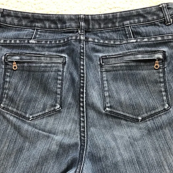 Dark wash ankle jeans with cute zippered back pockets by Chico’s Platinum - Picture 5 of 11